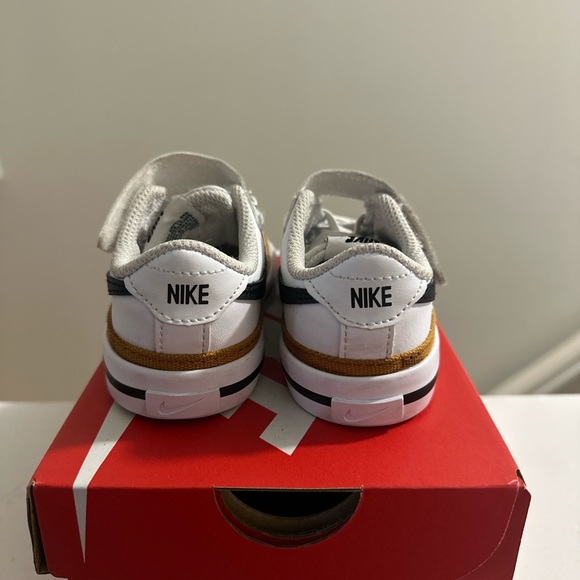 Nike Court Legacy sz 6c - Picture 3 of 5